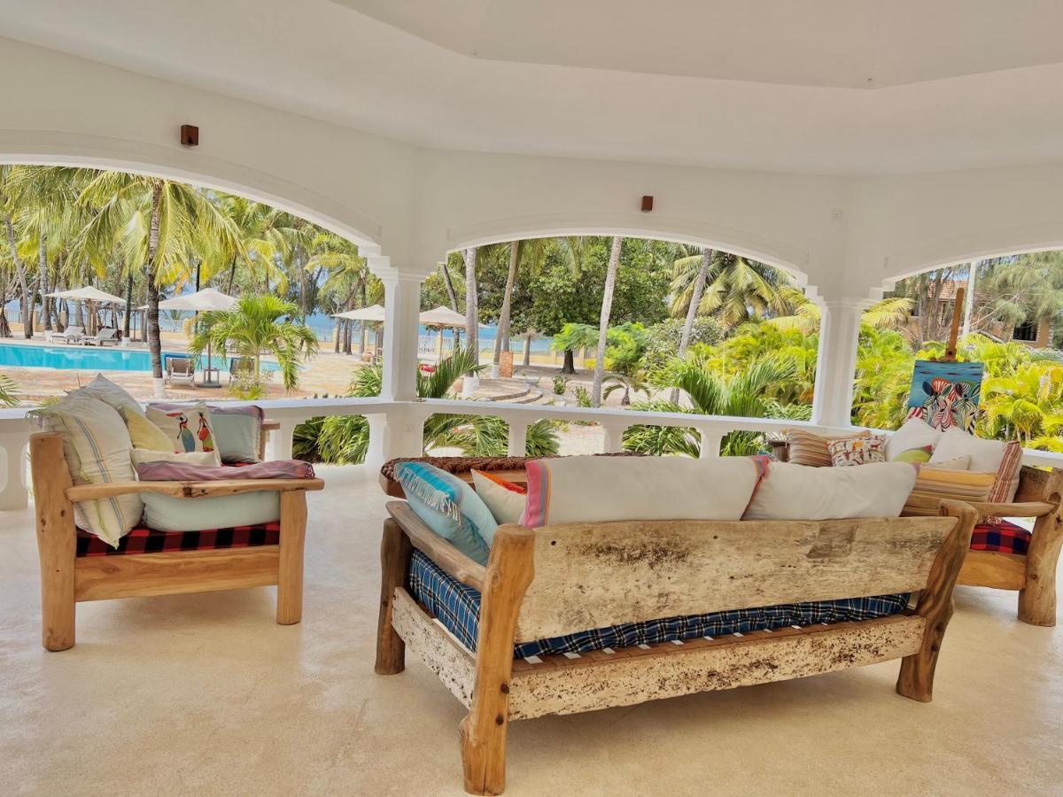 לינה וארוחת בוקר Kinondo Zumzum Beach House מראה חיצוני תמונה