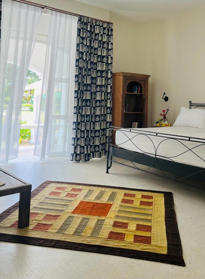 לינה וארוחת בוקר Kinondo Zumzum Beach House מראה חיצוני תמונה