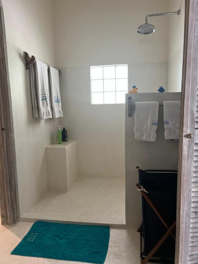 לינה וארוחת בוקר Kinondo Zumzum Beach House מראה חיצוני תמונה